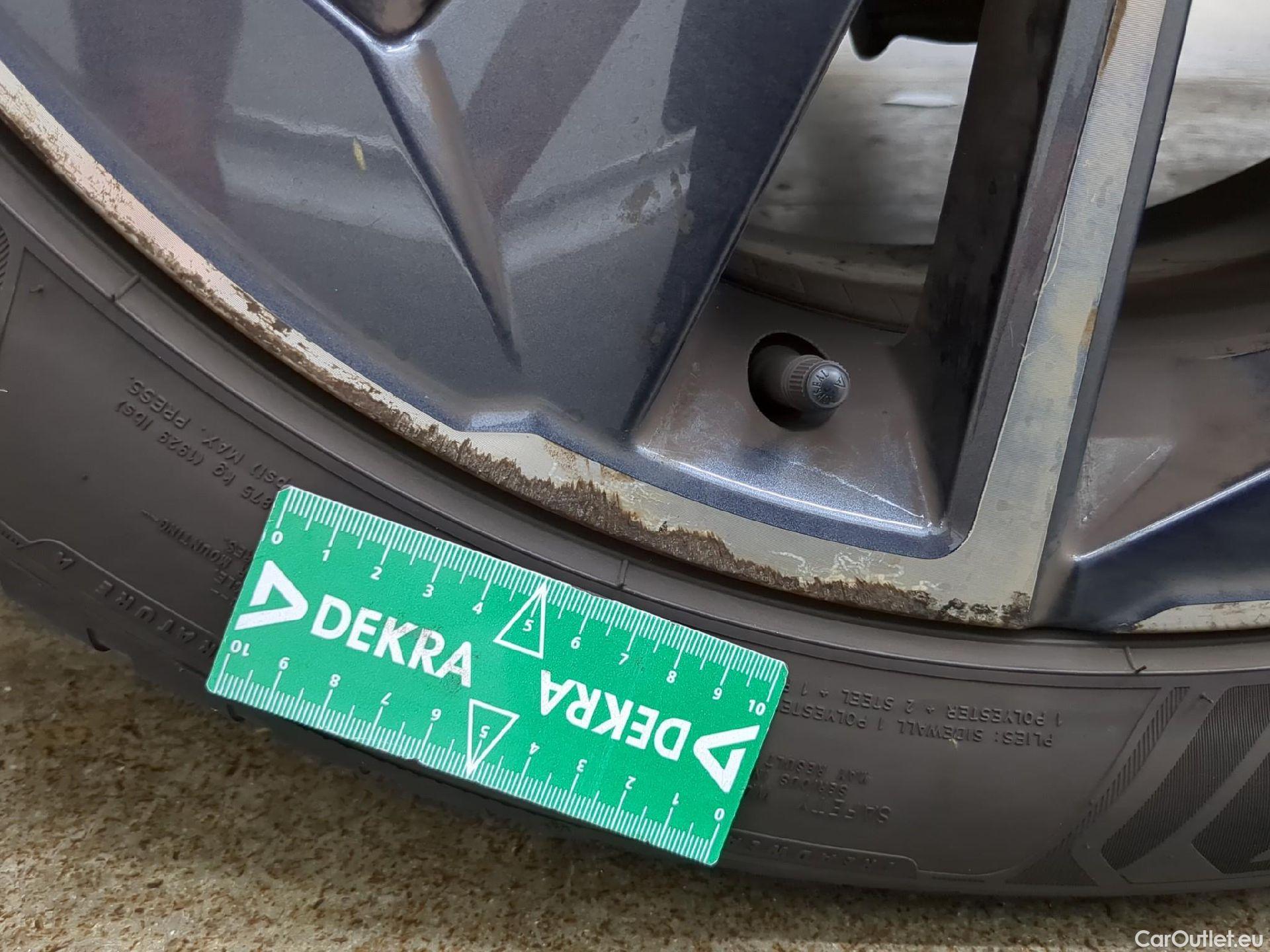  Nissan  Qashqai NISSAN  / 2021 / 5P / Crossover 1.3 MHEV 158ch Xtronic N-Style(SP) #10