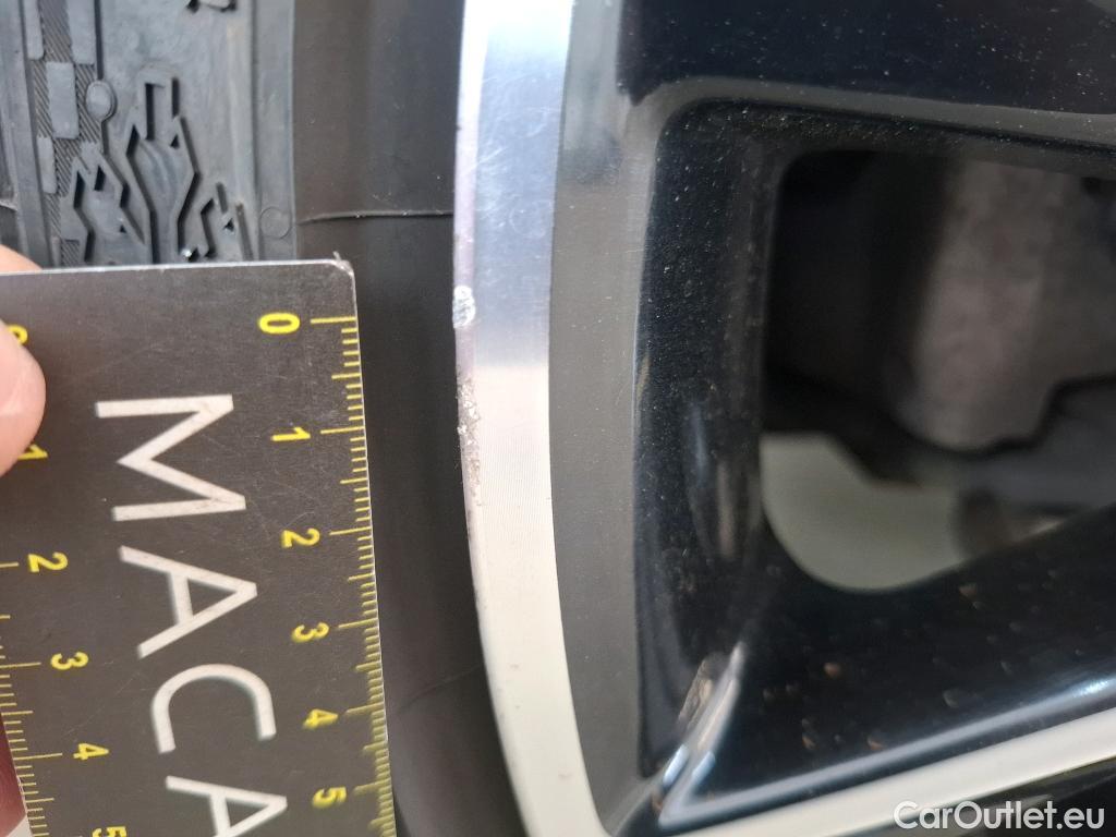  Mercedes  C-Klasse MERCEDES-BENZ Classe C Coupe / 2018 / 2P / Coupé C 200 AMG Line #42