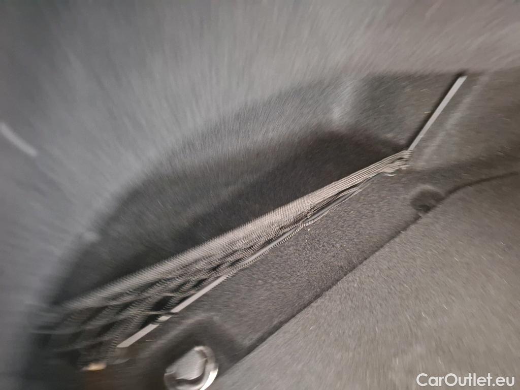  Mercedes  C-Klasse MERCEDES-BENZ Classe C Coupe / 2018 / 2P / Coupé C 200 AMG Line #45