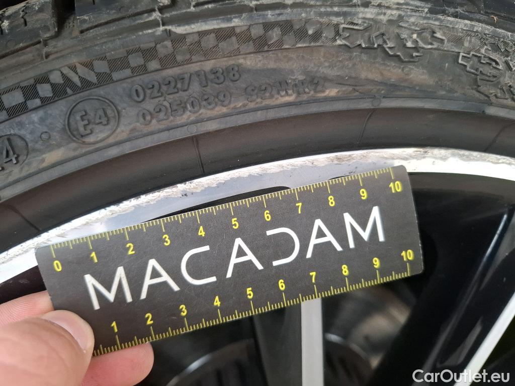  Mercedes  C-Klasse MERCEDES-BENZ Classe C Coupe / 2018 / 2P / Coupé C 200 AMG Line #37