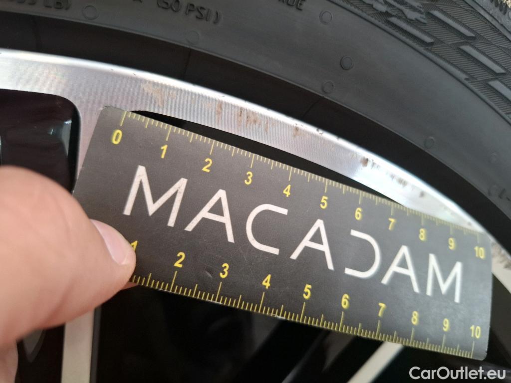  Mercedes  C-Klasse MERCEDES-BENZ Classe C Coupe / 2018 / 2P / Coupé C 200 AMG Line #18