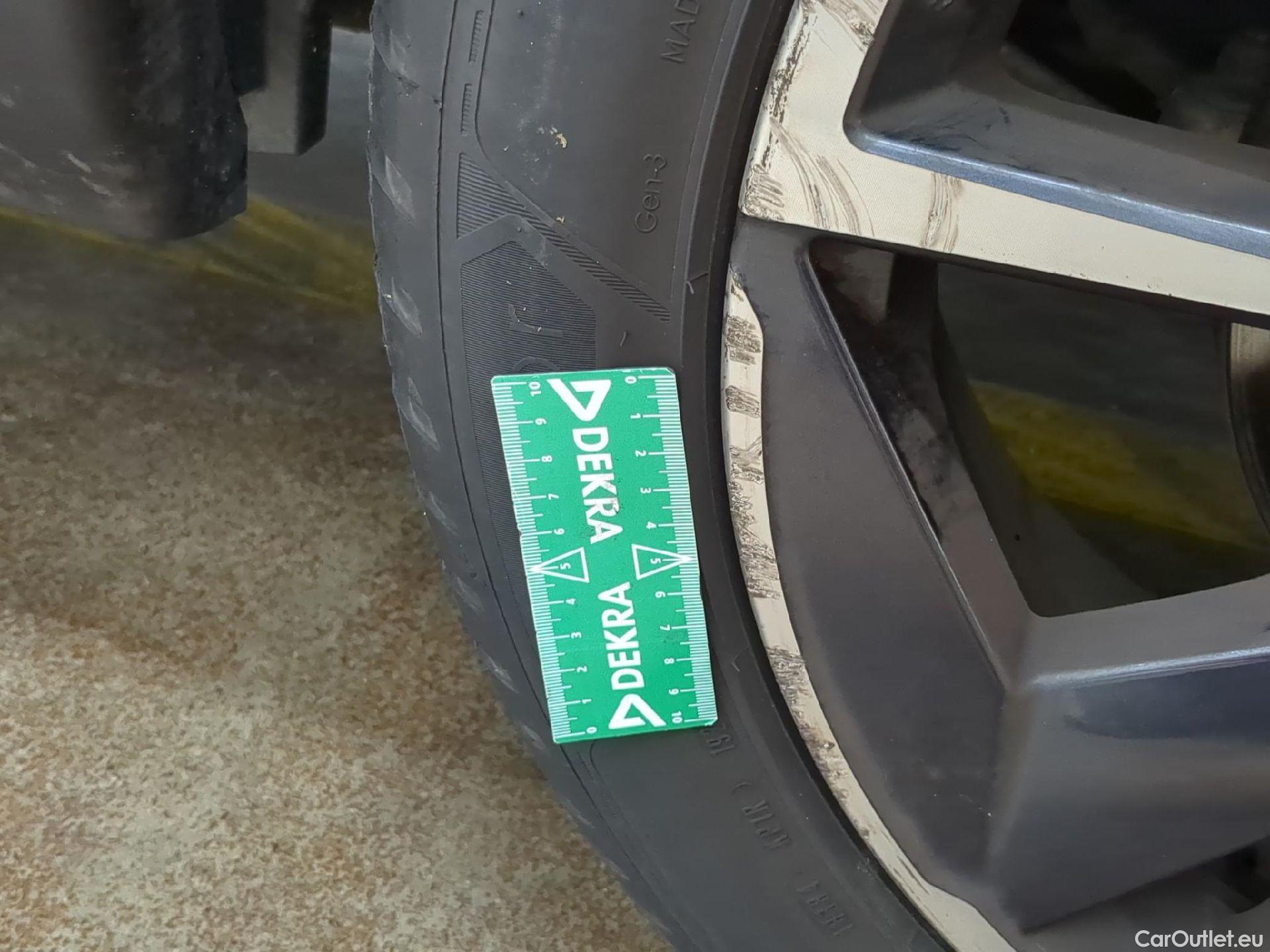  Nissan  Qashqai NISSAN  / 2021 / 5P / Crossover 1.3 MHEV 158ch Xtronic N-Style(SP) #4