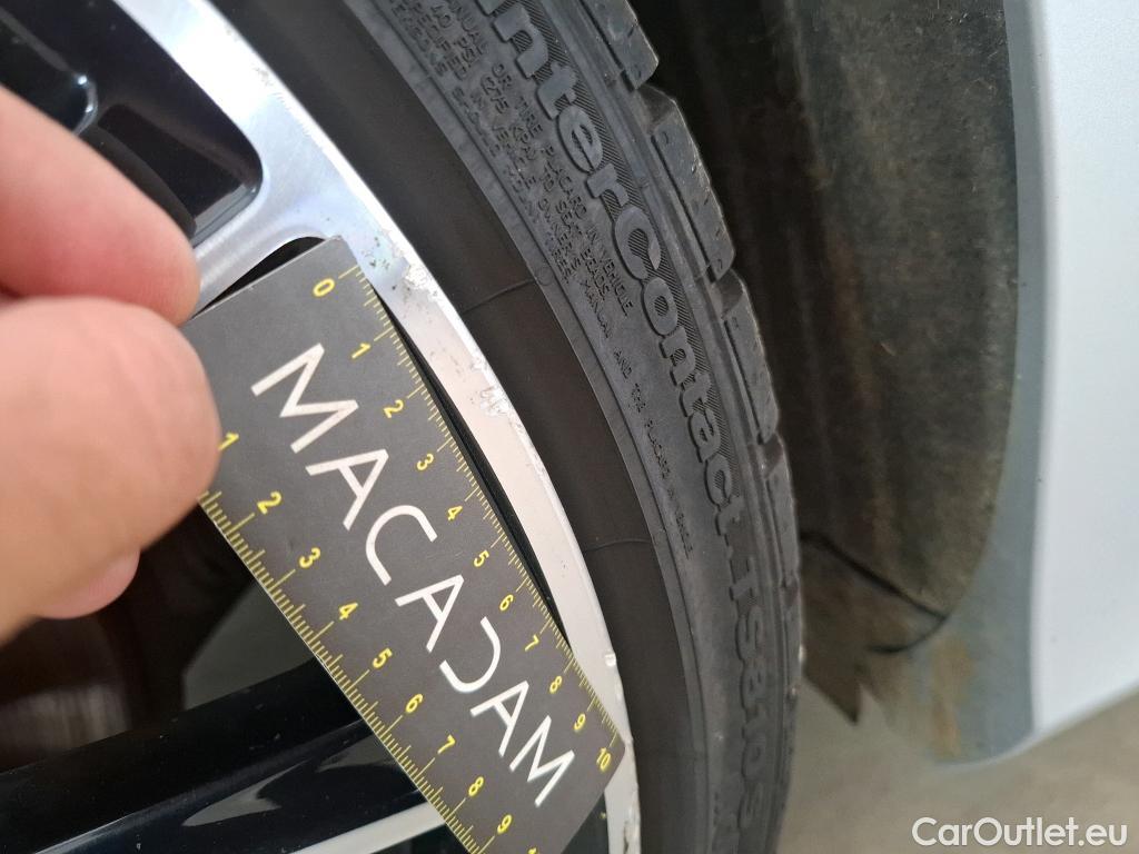  Mercedes  C-Klasse MERCEDES-BENZ Classe C Coupe / 2018 / 2P / Coupé C 200 AMG Line #39