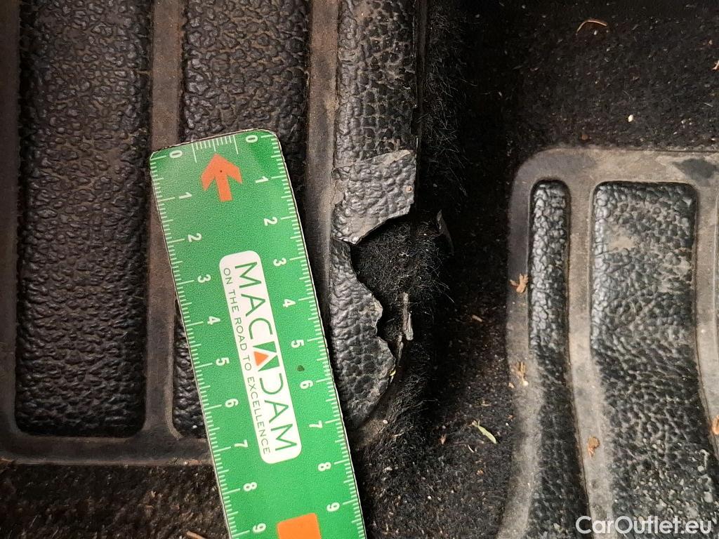  Renault  Captur RENAULT  / 2019 / 5P / SUV Intens E-Tech hybride recharg 160 - 21 #11