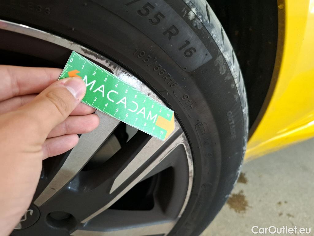  Peugeot  208  Allure Pack 1.2 PureTech 100CV BVA8 E6d #7