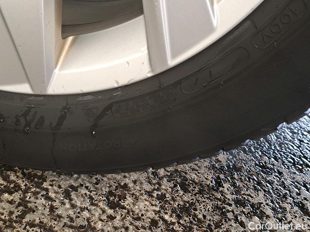  Volkswagen  Tiguan VOLKSWAGEN  / 2020 / 5P / SUV 1.4 eHybrid 245 DSG6 Elegance #9