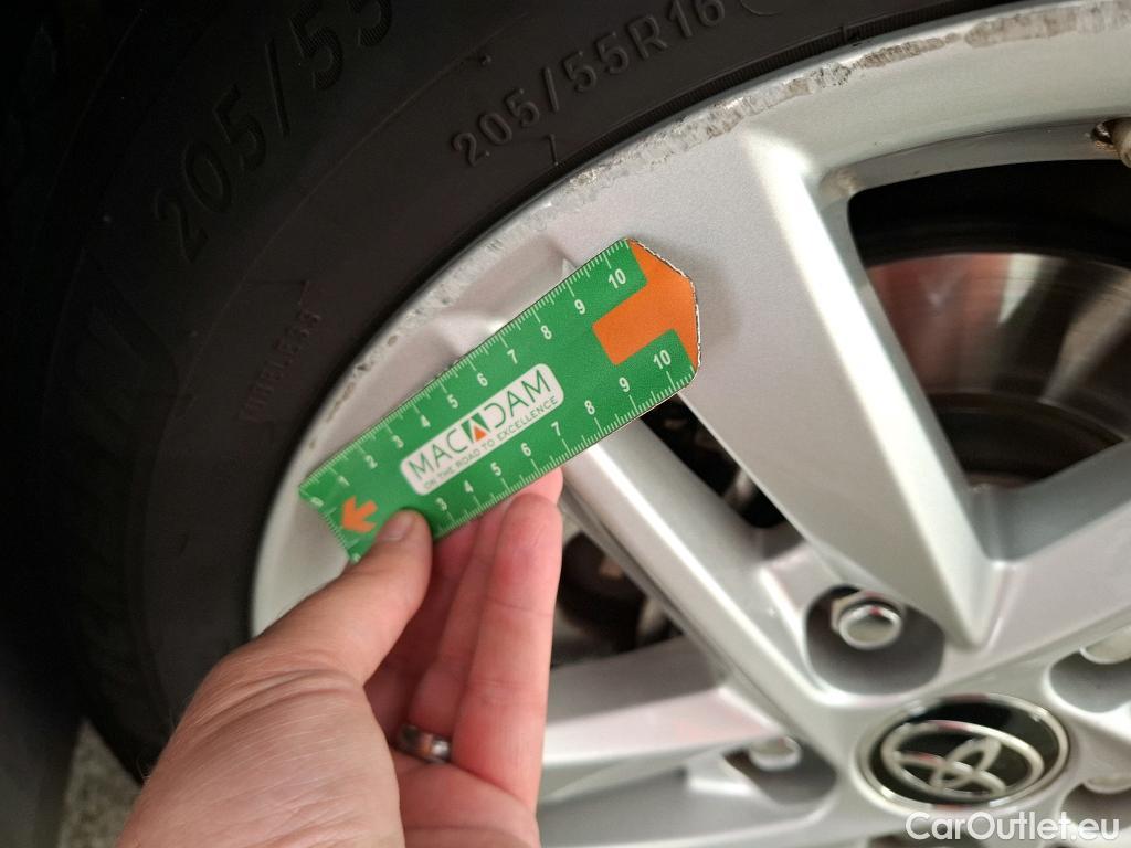  Toyota  Corolla TOYOTA  / 2018 / 5P / Berline Hybride 122h Dynamic Business #3