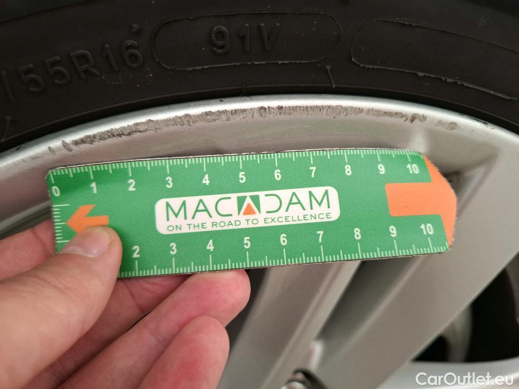  Toyota  Corolla TOYOTA  / 2018 / 5P / Berline Hybride 122h Dynamic Business #8