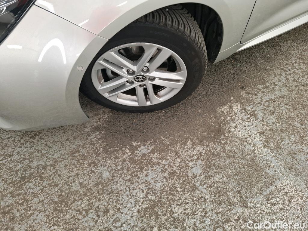  Toyota  Corolla TOYOTA  / 2018 / 5P / Berline Hybride 122h Dynamic Business #1