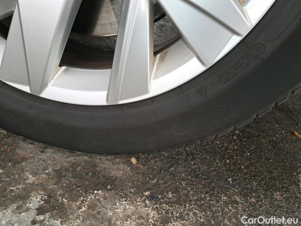  Volkswagen  Tiguan VOLKSWAGEN  / 2020 / 5P / SUV 1.4 eHybrid 245 DSG6 Elegance #17