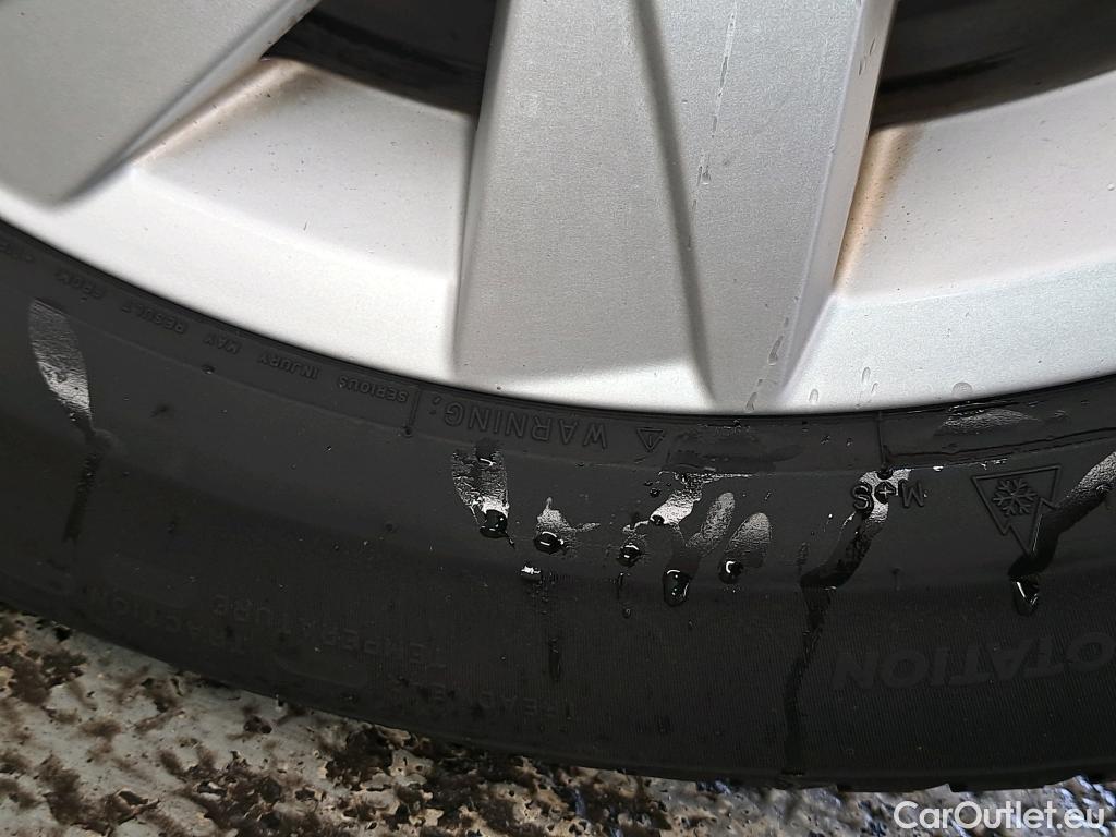  Volkswagen  Tiguan VOLKSWAGEN  / 2020 / 5P / SUV 1.4 eHybrid 245 DSG6 Elegance #10