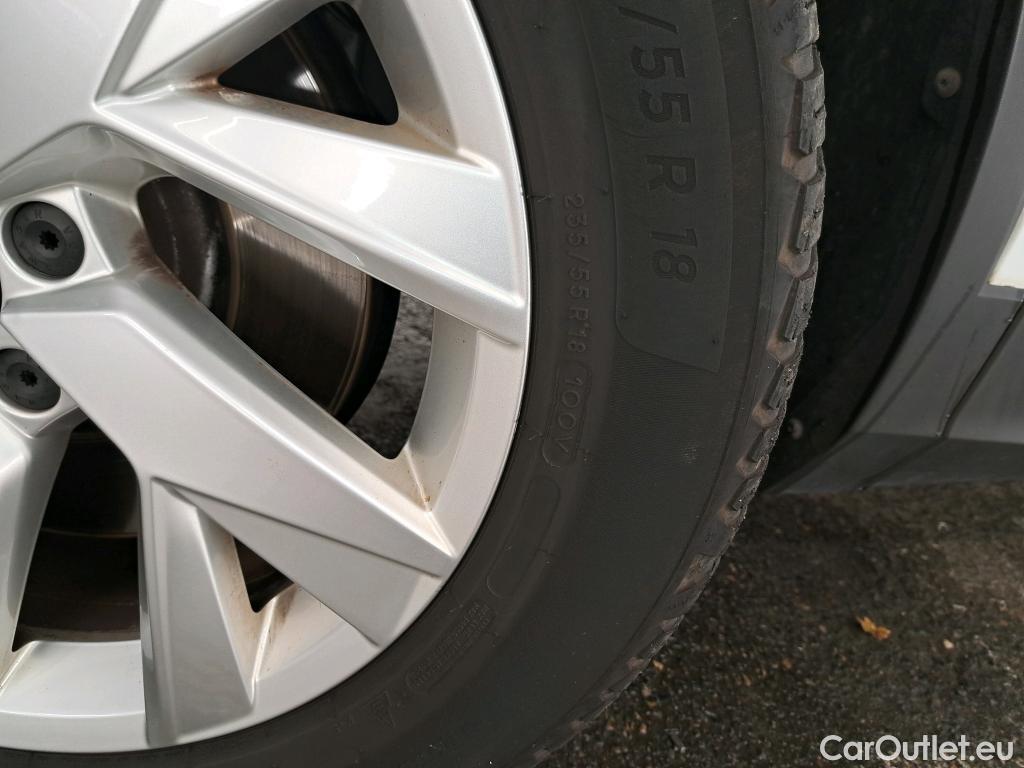  Volkswagen  Tiguan VOLKSWAGEN  / 2020 / 5P / SUV 1.4 eHybrid 245 DSG6 Elegance #16