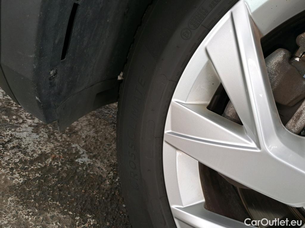  Volkswagen  Tiguan VOLKSWAGEN  / 2020 / 5P / SUV 1.4 eHybrid 245 DSG6 Elegance #19