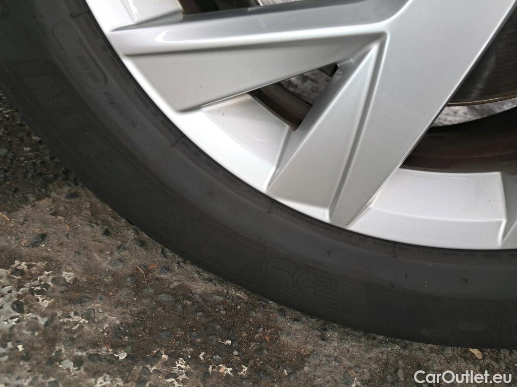  Volkswagen  Tiguan VOLKSWAGEN  / 2020 / 5P / SUV 1.4 eHybrid 245 DSG6 Elegance #18