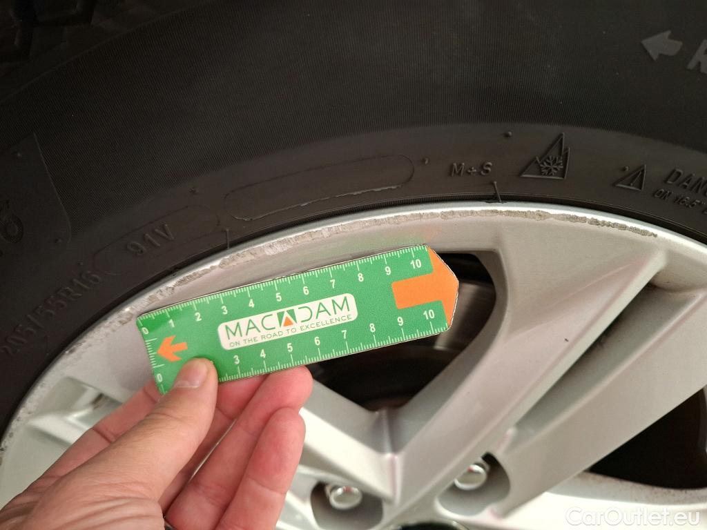  Toyota  Corolla TOYOTA  / 2018 / 5P / Berline Hybride 122h Dynamic Business #4