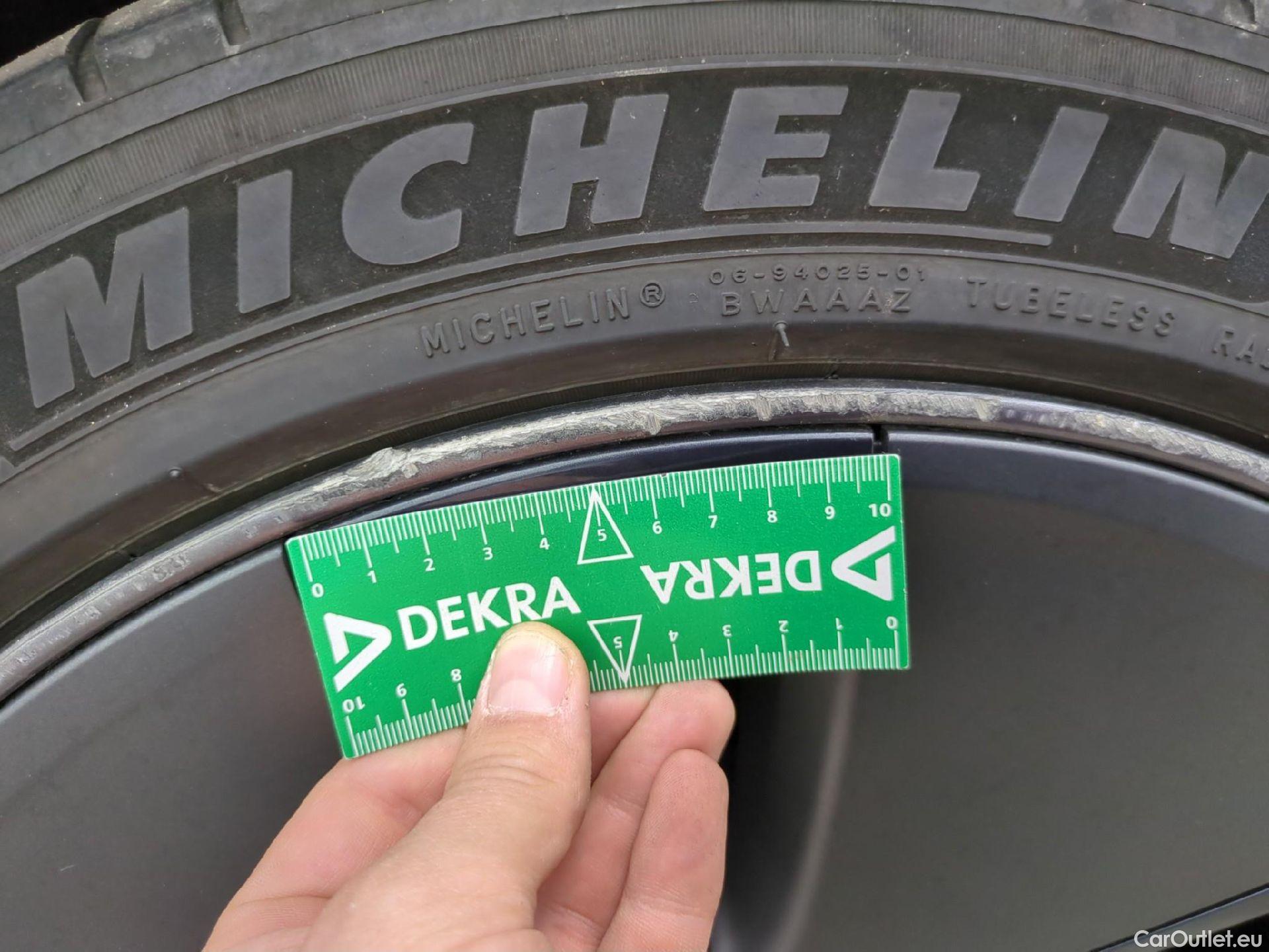  Tesla  Model 3 TESLA  / 2018 / 4P / Berline Grande Autonomie #16