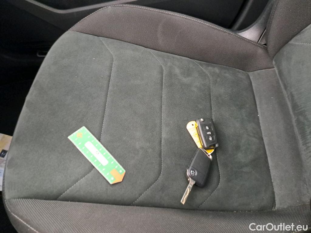  Volkswagen  Tiguan VOLKSWAGEN  / 2020 / 5P / SUV 1.4 eHybrid 245 DSG6 Elegance #21