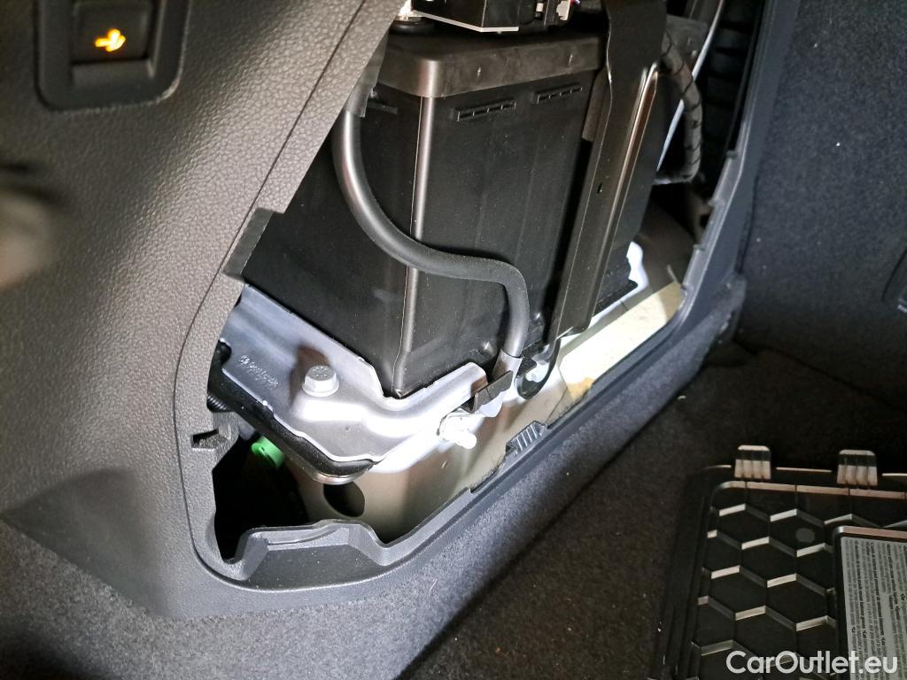  Volkswagen  Tiguan VOLKSWAGEN  / 2020 / 5P / SUV 1.4 eHybrid 245 DSG6 Elegance #2