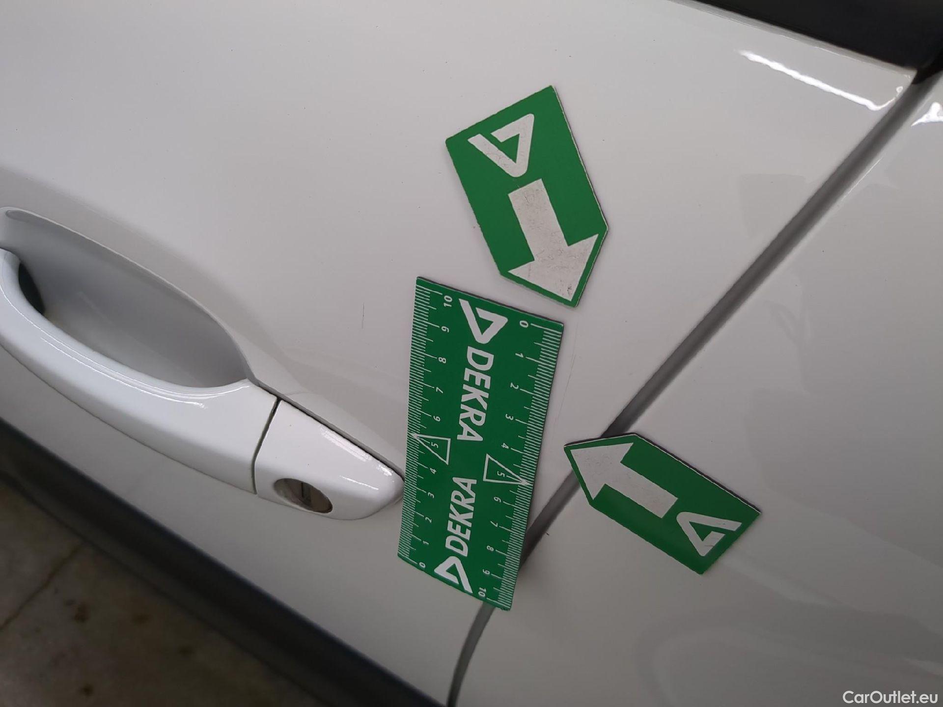  Citroen  C3 CITROEN  Société VU 5p Berline BlueHDi 100 SandS BVM Feel Nav #11