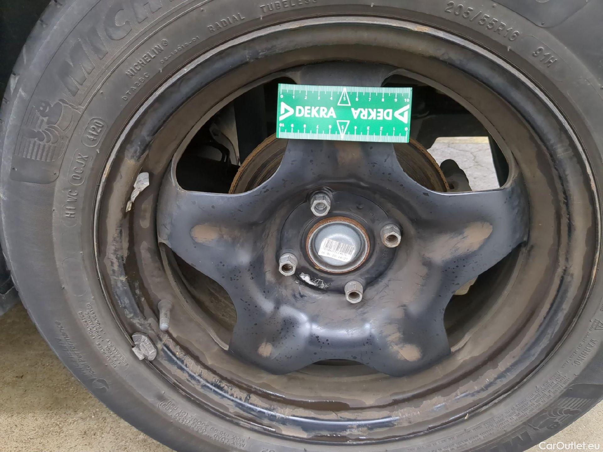  Citroen  C3 CITROEN  Société VU 5p Berline BlueHDi 100 SandS BVM Feel Nav #6