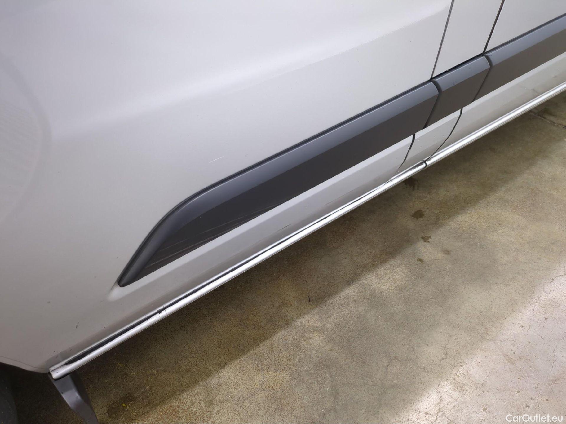  Ford  Transit FORD  Custom / 2018 / 4P / Fourgon tôlé 2.0 ECOBLUE 130 300 L2H1 AUTO TREND BUS #19