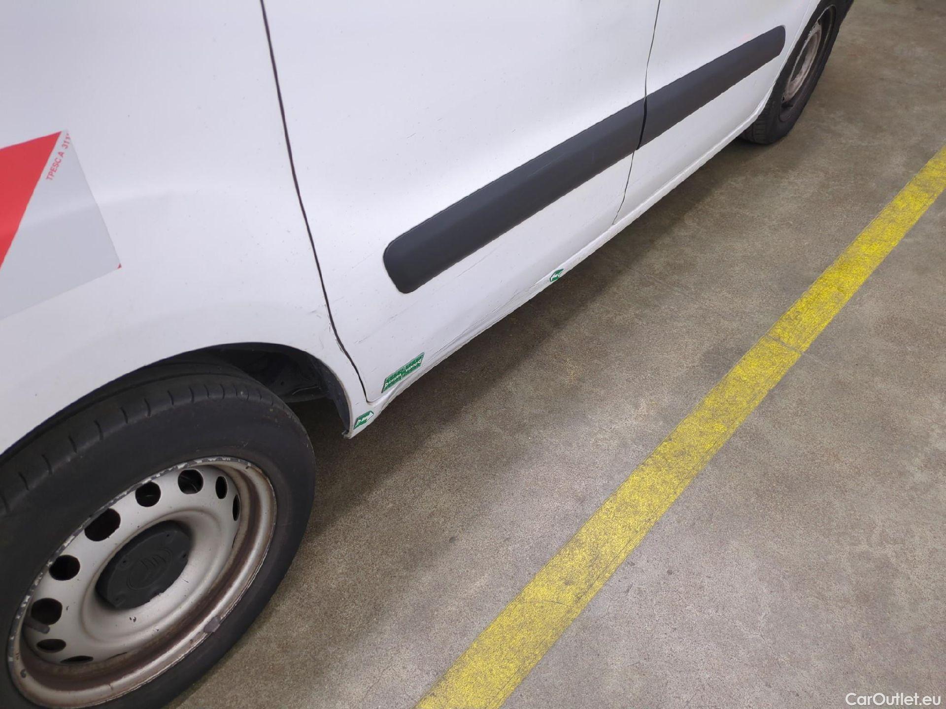  Citroen  Berlingo  Fourgon Club L1 (Court) 1.6 BlueHDi 100CV BVM5 E6 #19