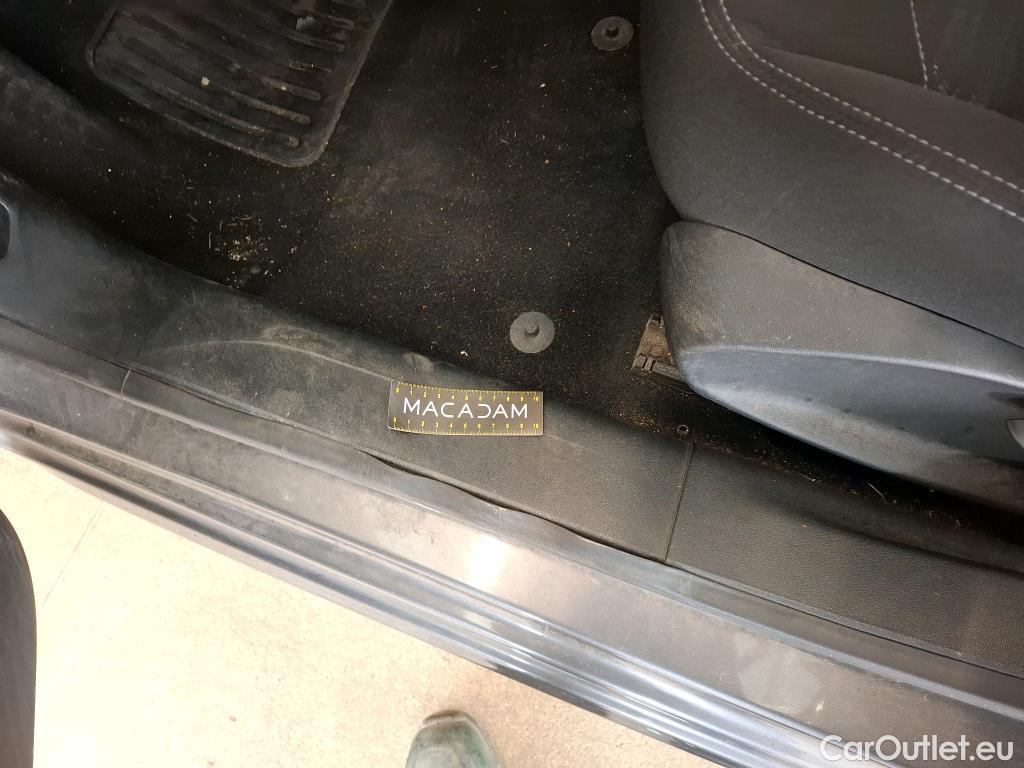  Peugeot  208  Affaire Premium Pack 1.5 HDi 100CV BVM6 E6dT #47