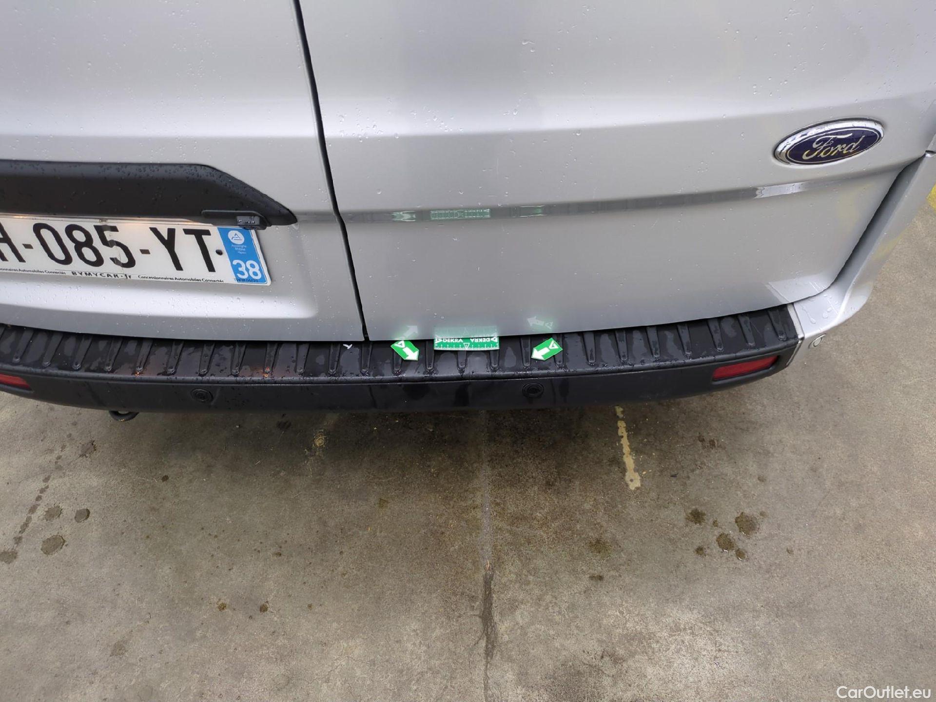  Ford  Transit FORD  Custom / 2018 / 4P / Fourgon tôlé 2.0 ECOBLUE 130 300 L2H1 AUTO TREND BUS #2