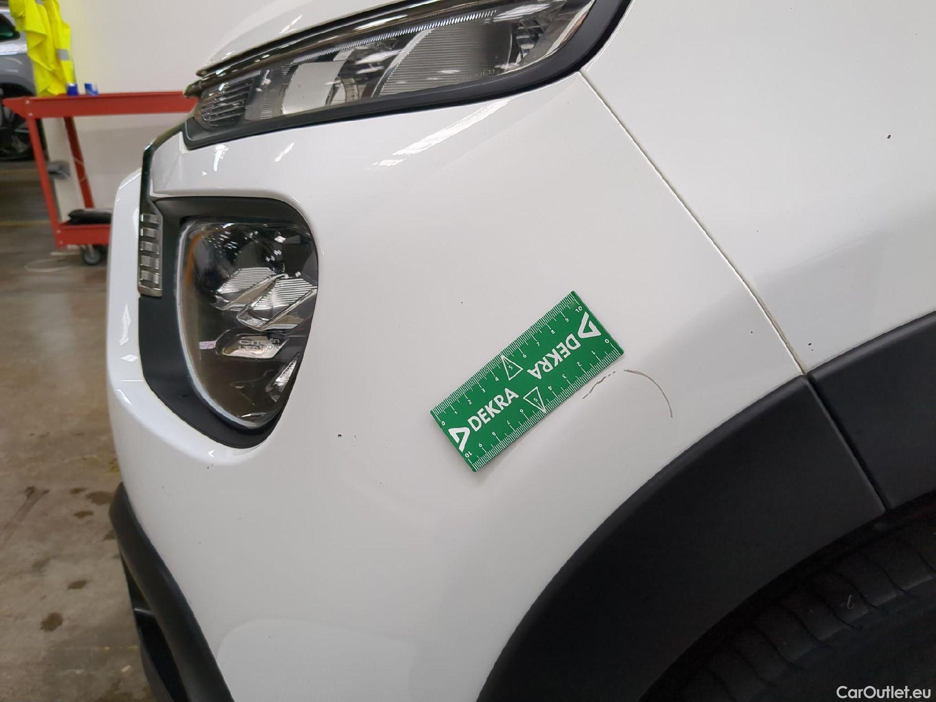  Citroen  C3 CITROEN  Société VU 5p Berline BlueHDi 100 SandS BVM Feel Nav #8