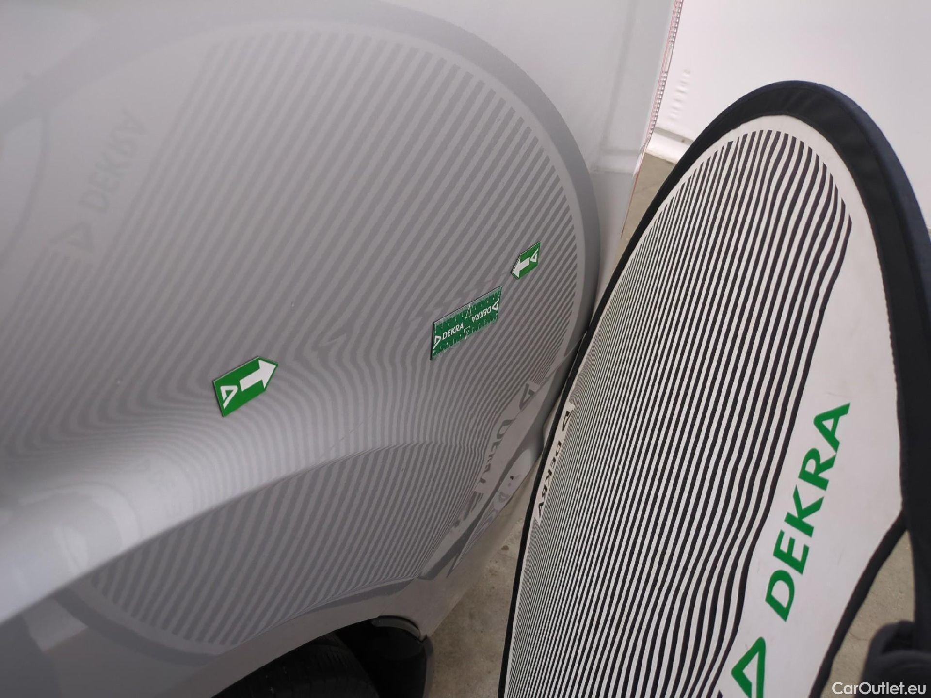  Ford  Transit FORD  Custom / 2018 / 4P / Fourgon tôlé 2.0 ECOBLUE 130 300 L2H1 AUTO TREND BUS #24