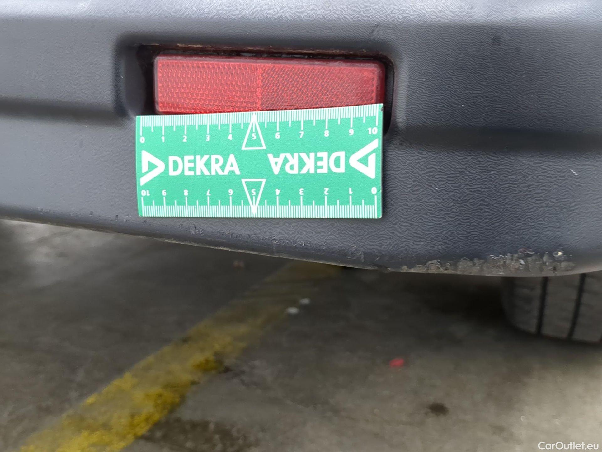  Renault  Trafic  III Fourgon L2H1 3T Confort 2.0 dCi 130CV BVM6 E6d #49