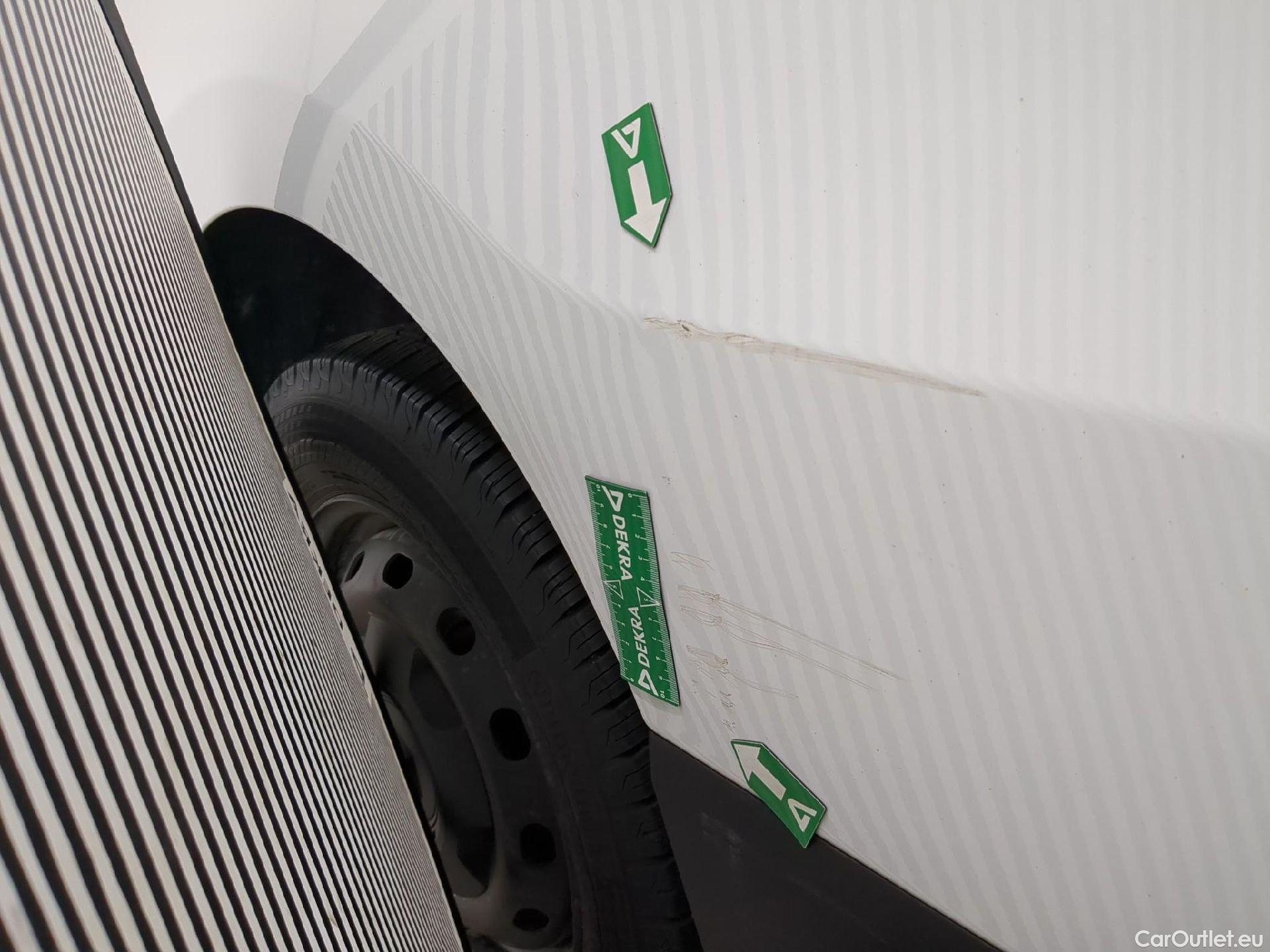  Renault  Trafic  III Fourgon L2H1 3T Confort 2.0 dCi 130CV BVM6 E6d #20