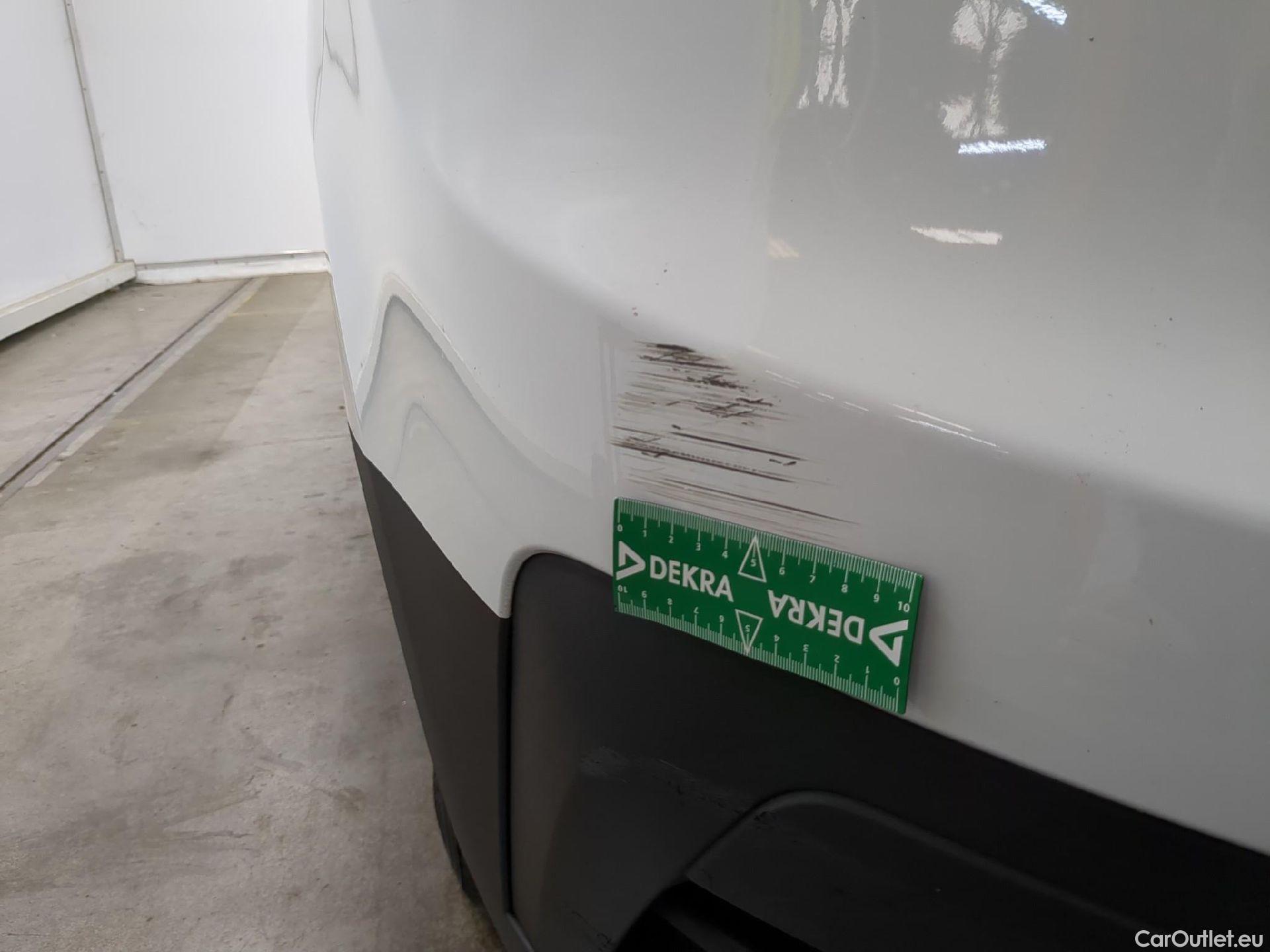  Renault  Trafic  III Fourgon L2H1 3T Confort 2.0 dCi 130CV BVM6 E6d #28