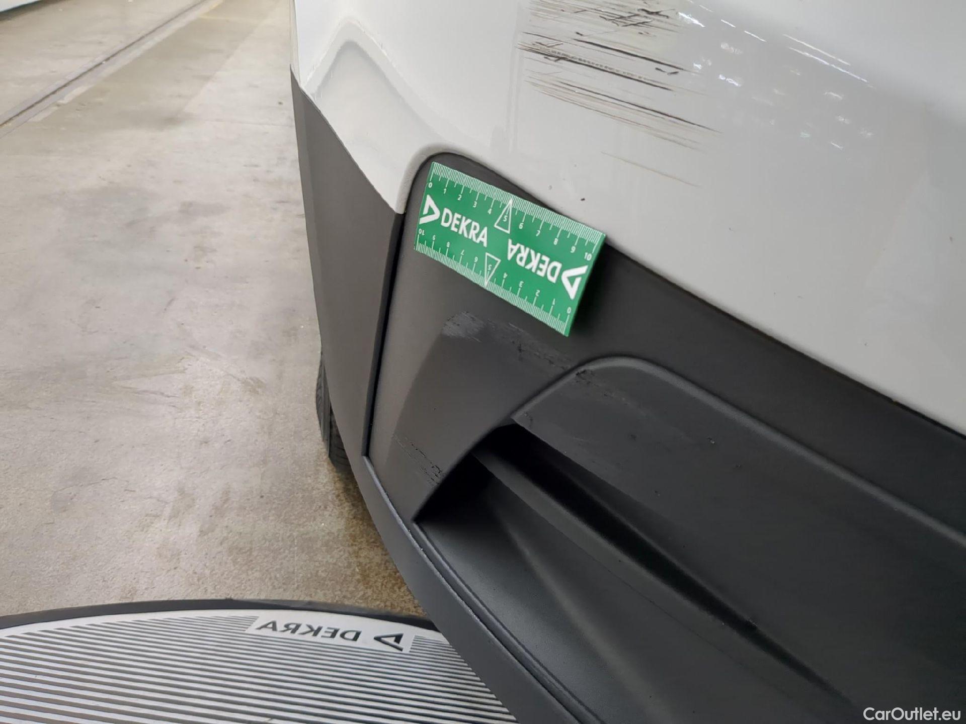  Renault  Trafic  III Fourgon L2H1 3T Confort 2.0 dCi 130CV BVM6 E6d #31