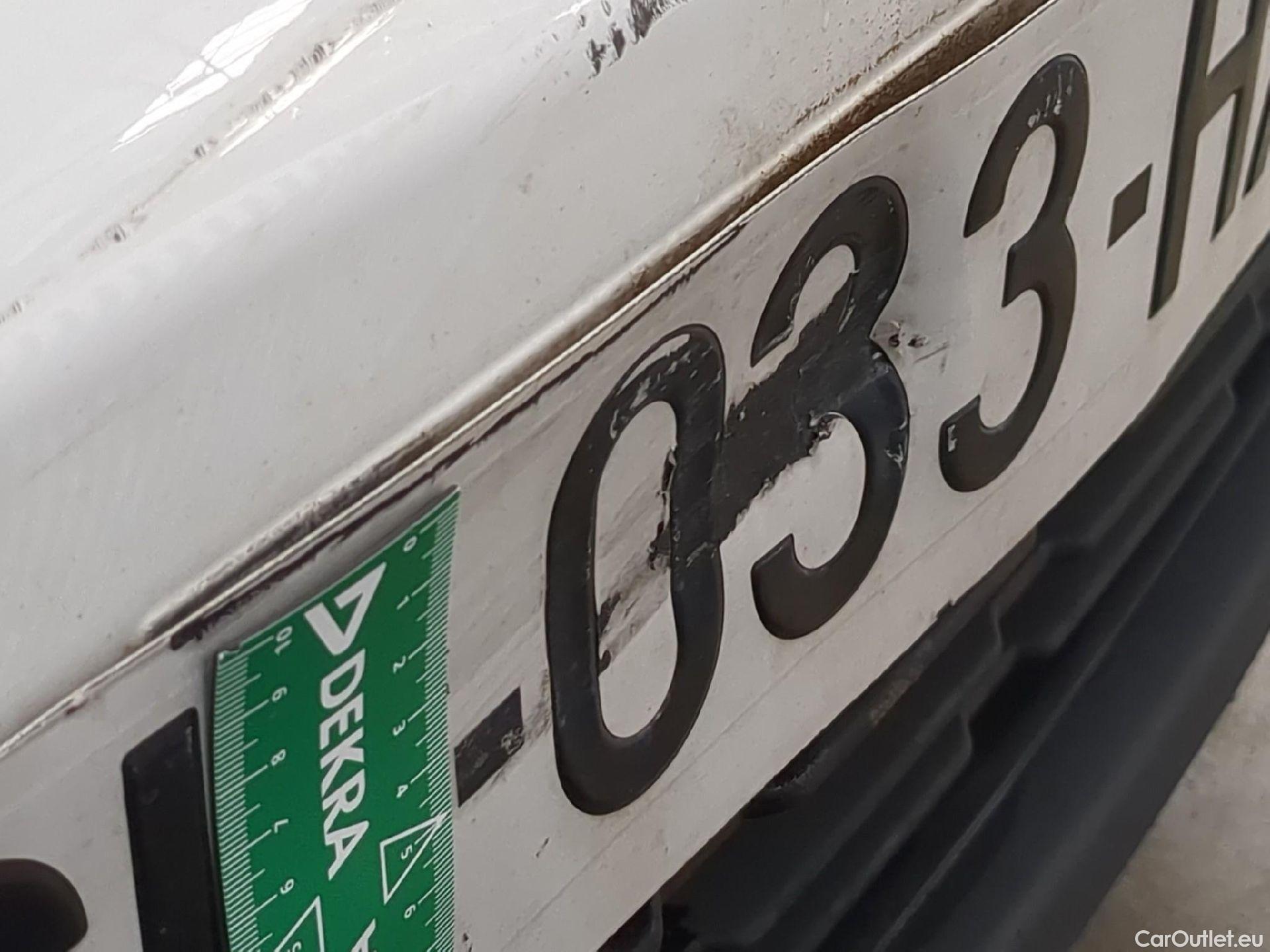  Renault  Trafic  III Fourgon L2H1 3T Confort 2.0 dCi 130CV BVM6 E6d #29