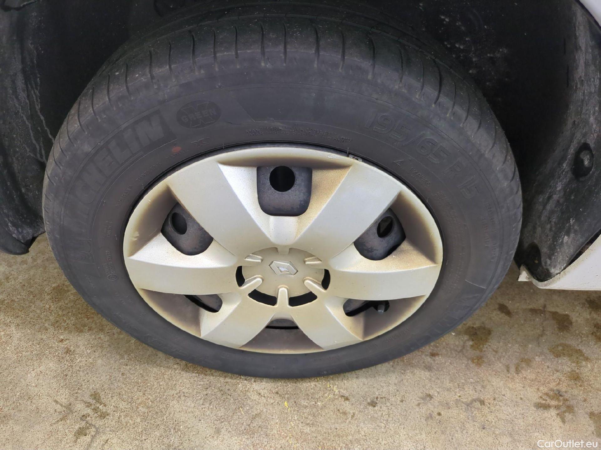  Renault  Kangoo  Express Maxi Extra (Série Spéciale) 1.5 dCi 90CV BVM5 E6 #22