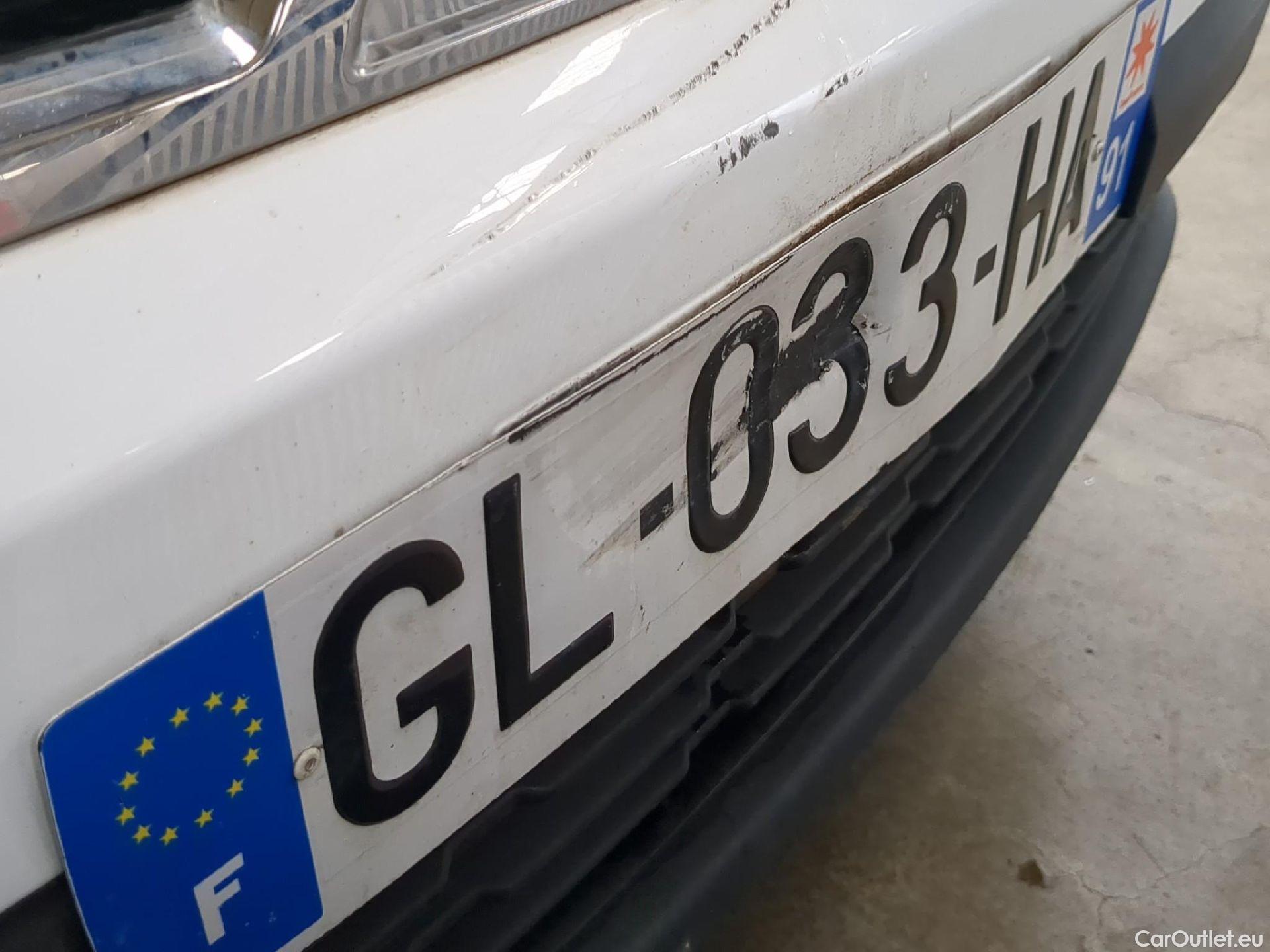  Renault  Trafic  III Fourgon L2H1 3T Confort 2.0 dCi 130CV BVM6 E6d #30