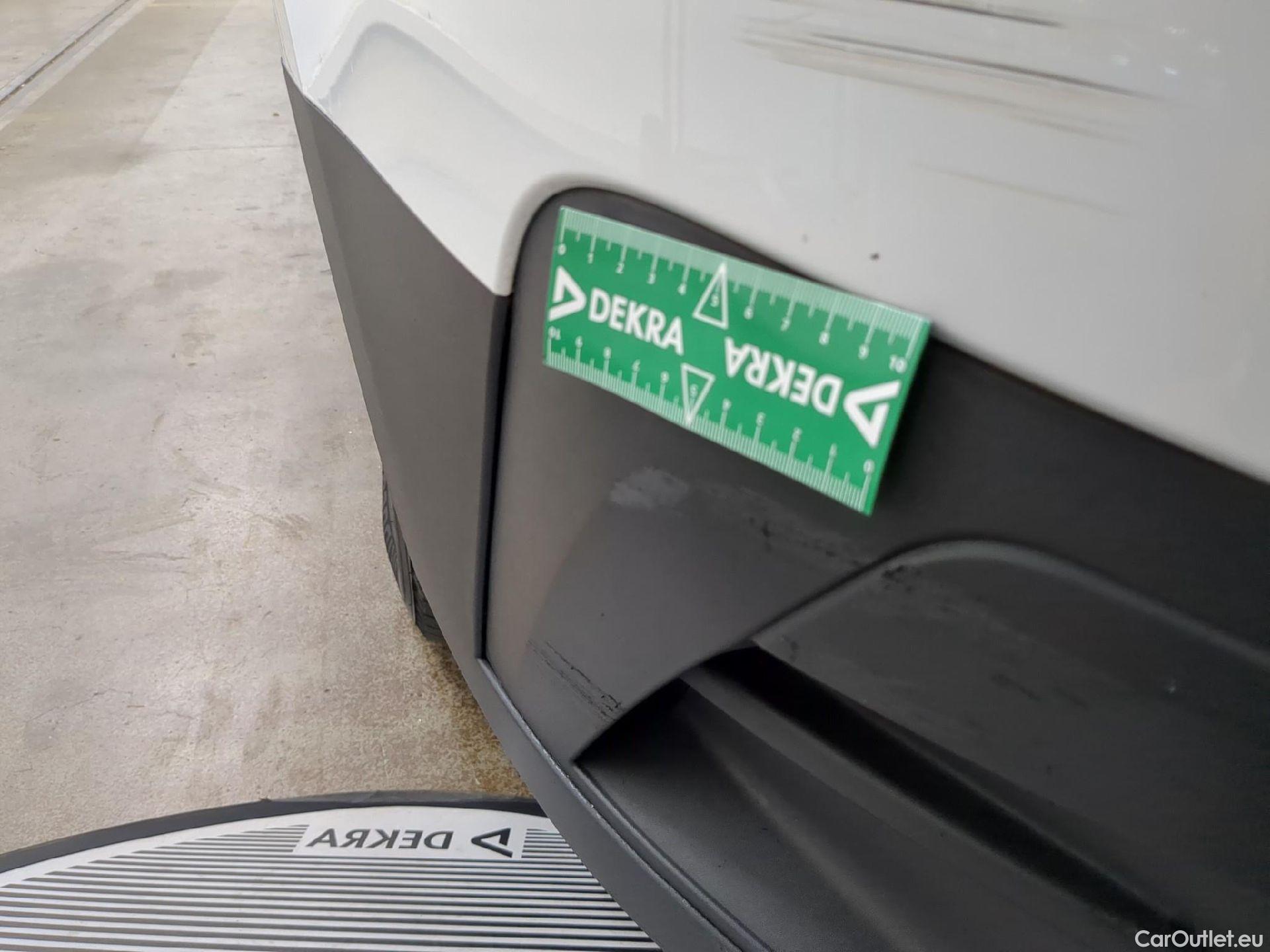  Renault  Trafic  III Fourgon L2H1 3T Confort 2.0 dCi 130CV BVM6 E6d #32