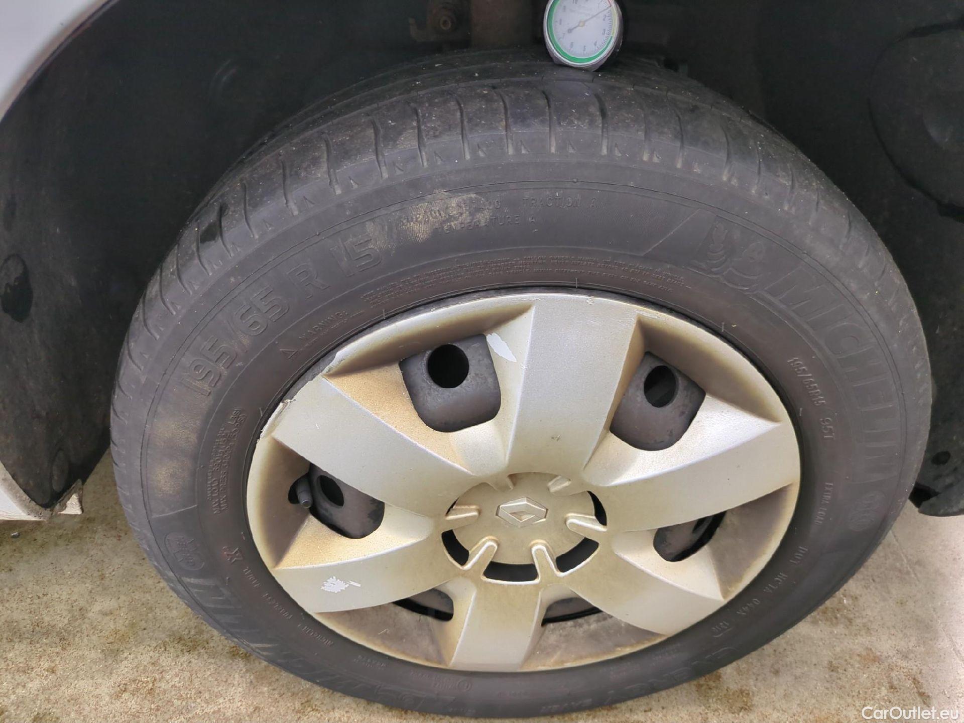  Renault  Kangoo  Express Maxi Extra (Série Spéciale) 1.5 dCi 90CV BVM5 E6 #21