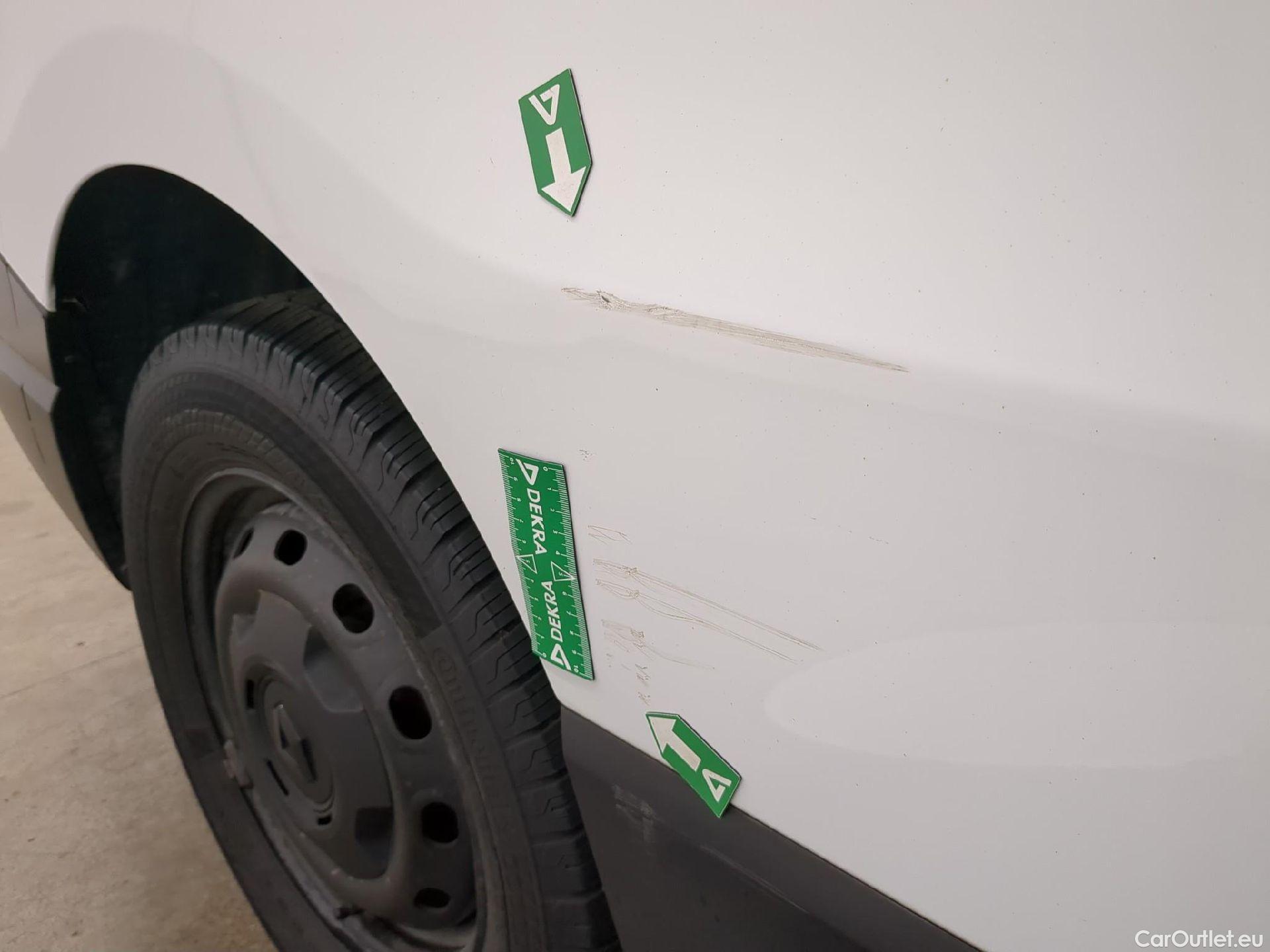  Renault  Trafic  III Fourgon L2H1 3T Confort 2.0 dCi 130CV BVM6 E6d #22