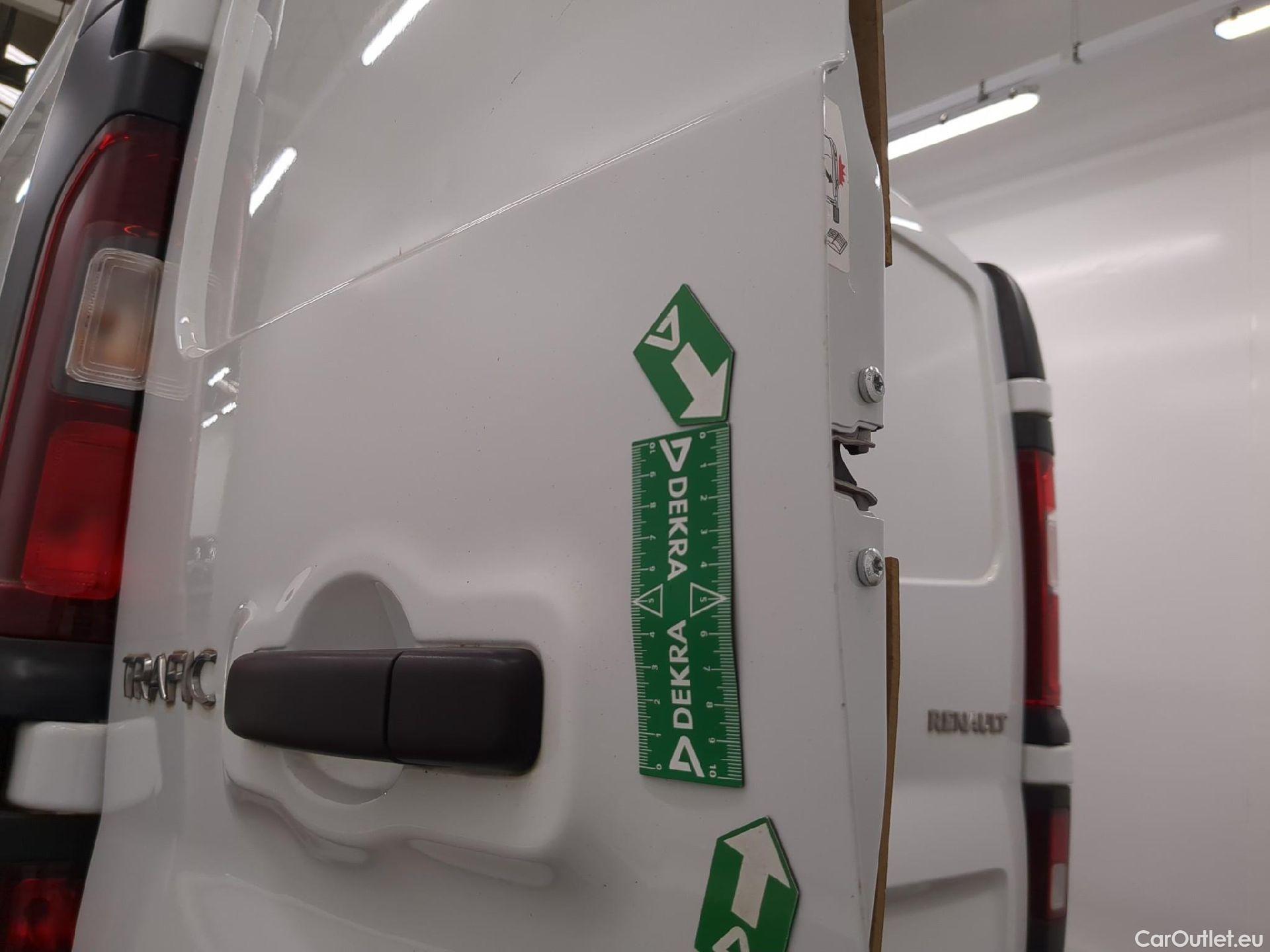  Renault  Trafic  III Fourgon L2H1 3T Confort 2.0 dCi 130CV BVM6 E6d #46