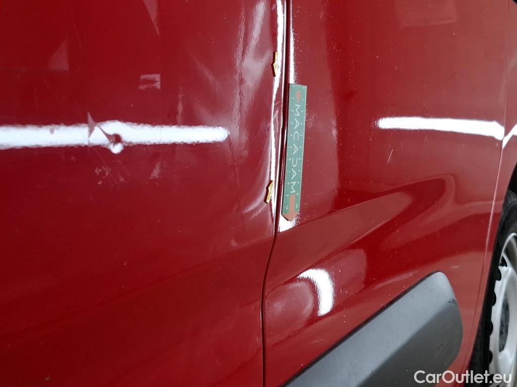  Citroen  Berlingo CITROEN  VU 4p Fourgonnette M 650kg BlueHDi 130 S&S EAT8 Driver #22