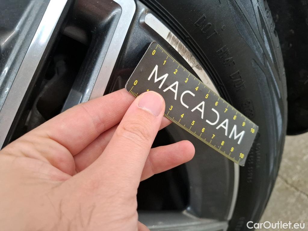  Mercedes  A-Klasse MERCEDES-BENZ Classe A Compact / 2018 / 5P / Berline A 250 e AMG Line 8G-DCT #25