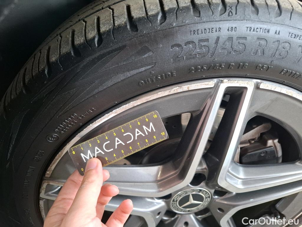  Mercedes  A-Klasse MERCEDES-BENZ Classe A Compact / 2018 / 5P / Berline A 250 e AMG Line 8G-DCT #32