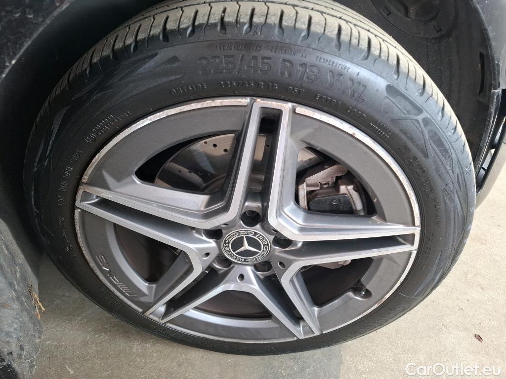  Mercedes  A-Klasse MERCEDES-BENZ Classe A Compact / 2018 / 5P / Berline A 250 e AMG Line 8G-DCT #31