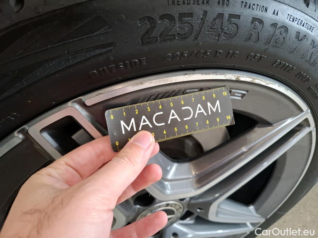  Mercedes  A-Klasse MERCEDES-BENZ Classe A Compact / 2018 / 5P / Berline A 250 e AMG Line 8G-DCT #28