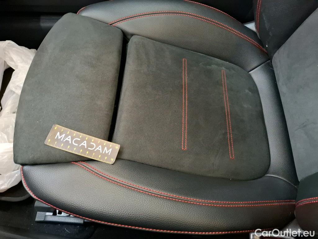  Mercedes  A-Klasse MERCEDES-BENZ Classe A Compact / 2018 / 5P / Berline A 250 e AMG Line 8G-DCT #38