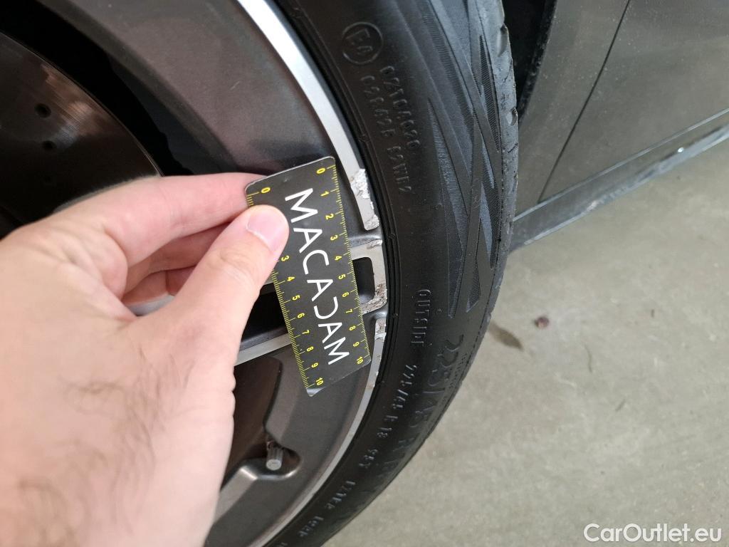  Mercedes  A-Klasse MERCEDES-BENZ Classe A Compact / 2018 / 5P / Berline A 250 e AMG Line 8G-DCT #19