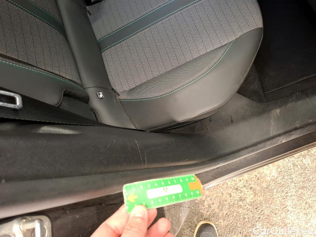  Peugeot  2008  Allure Pack 1.5 HDi 130CV BVA8 E6d #1