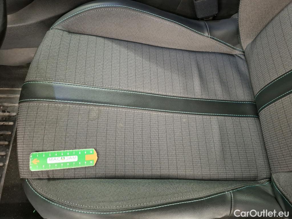  Peugeot  2008  Allure Pack 1.5 HDi 130CV BVA8 E6d #12